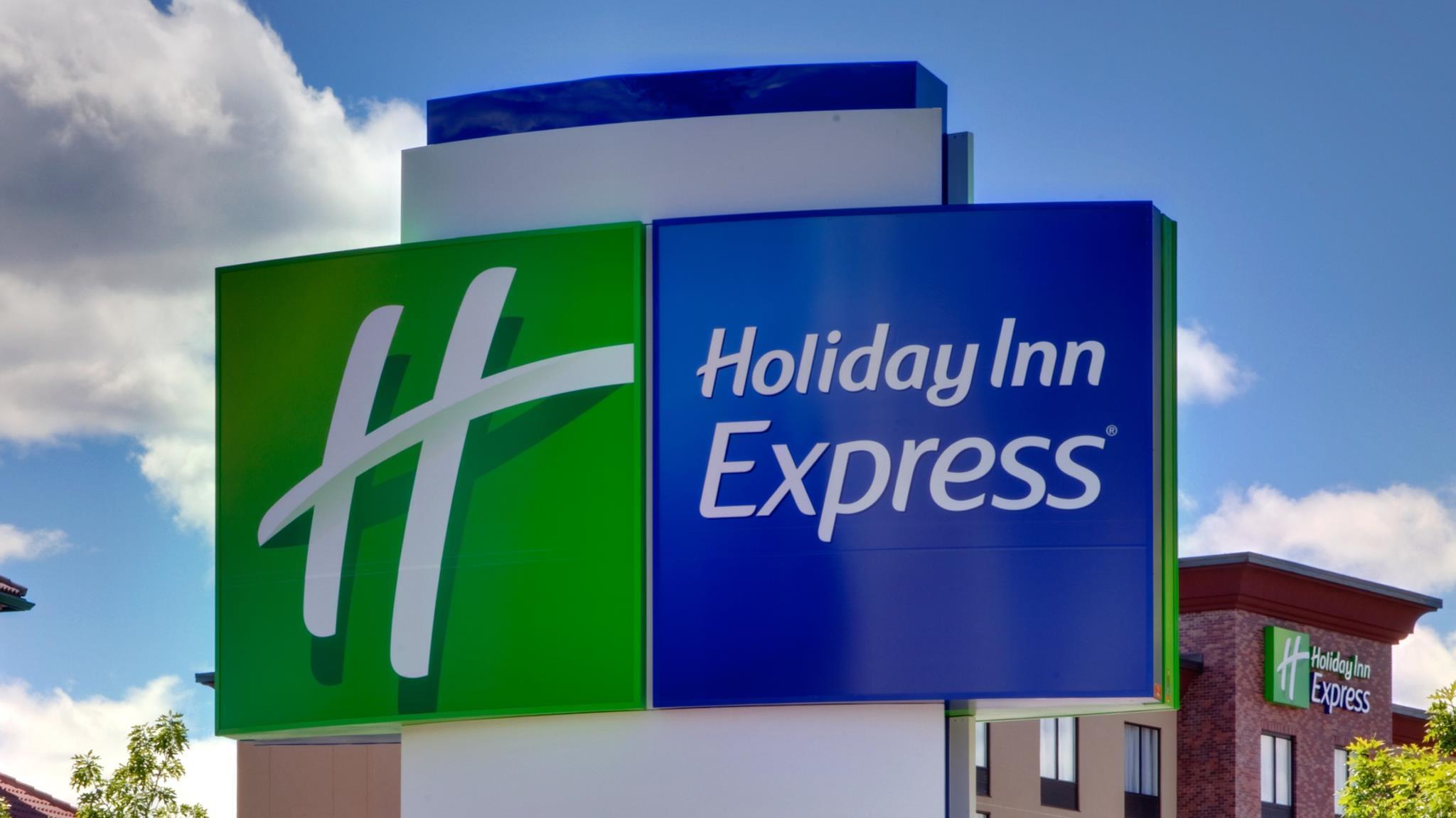 Holiday Inn Express & Suites - Cincinnati Ne - Red Bank Road, An Ihg Hotel Exterior photo